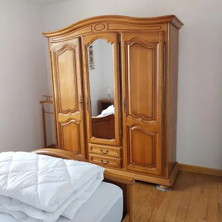 Le Dom'mino Nyaraló Conde-Folie
